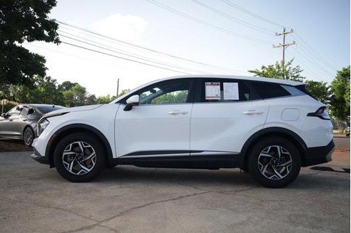 Snow White Pearl 2023 Kia Sportage LX