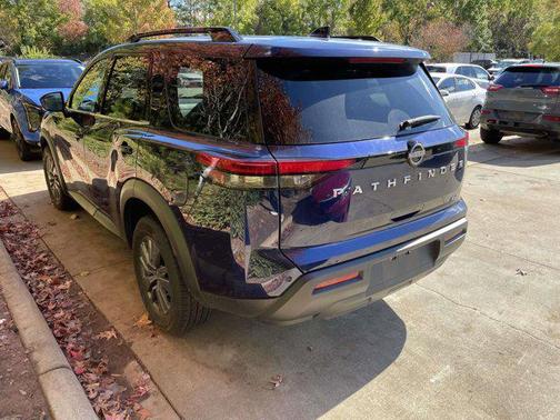 2024 Nissan Pathfinder SV FWD