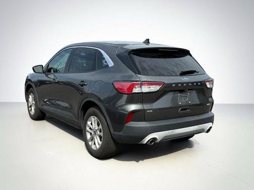 Magnetic Metallic 2020 Ford Escape SE