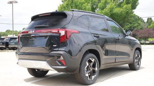 Fusion Black 2026 Kia Seltos S