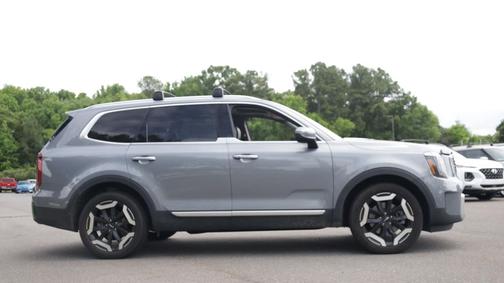 Everlasting Silver 2024 Kia Telluride S