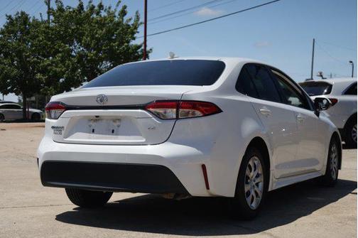 Ice Cap 2024 Toyota Corolla LE