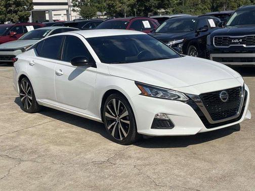 2020 Nissan Altima SR FWD