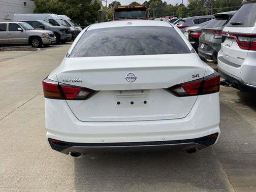 2020 Nissan Altima SR FWD