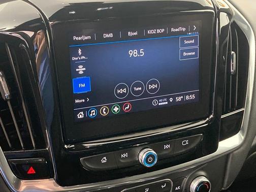 Sterling Gray Metallic 2023 Chevrolet Traverse LT Leather