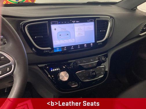 2025 Chrysler Pacifica L