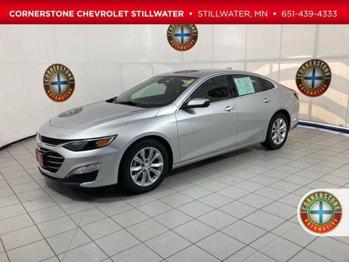 Silver Ice Metallic 2022 Chevrolet Malibu FWD LT