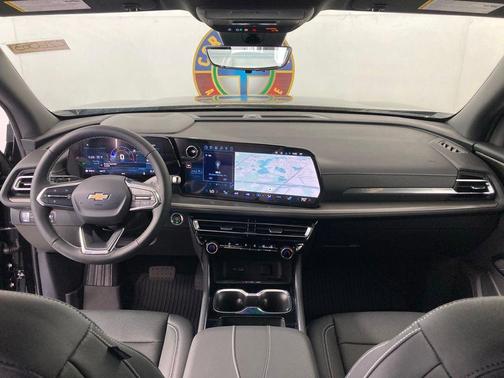 Mosaic Black Metallic 2026 Chevrolet Traverse LT
