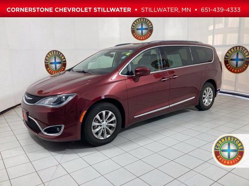 Velvet Red Pearlcoat 2018 Chrysler Pacifica Touring-L