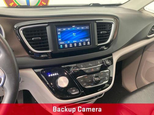 Velvet Red Pearlcoat 2018 Chrysler Pacifica Touring-L