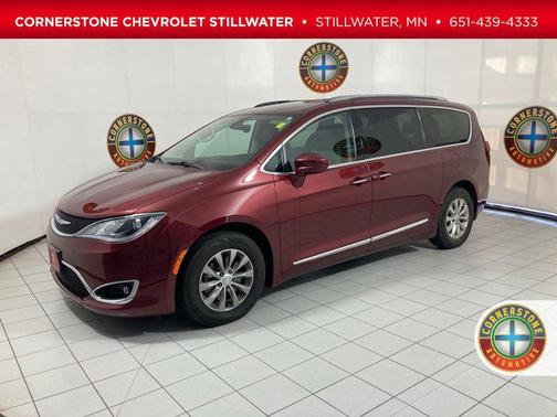 Velvet Red Pearlcoat 2018 Chrysler Pacifica Touring-L