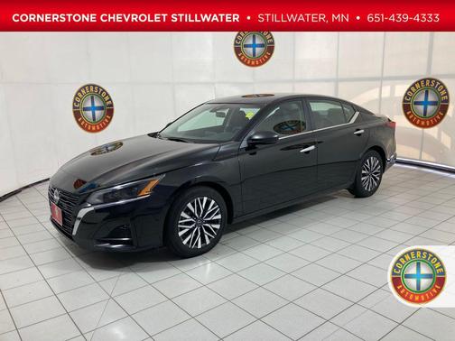 Super Black Clearcoat 2025 Nissan Altima 2.5 SV