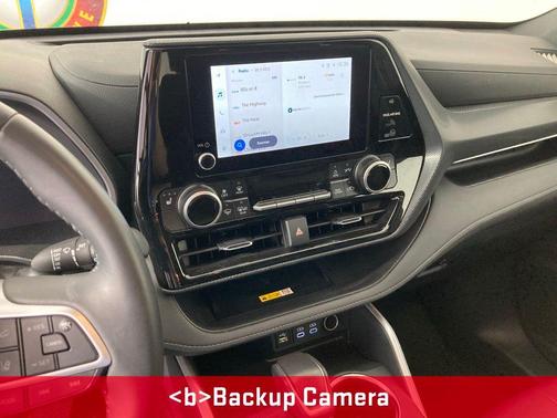 Magnetic Gray Metallic 2025 Toyota Highlander XSE