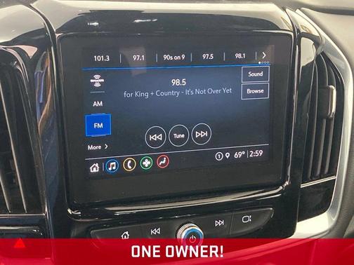 Black 2022 Chevrolet Traverse LT Cloth