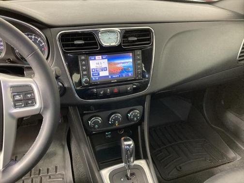 2013 Chrysler 200 Limited