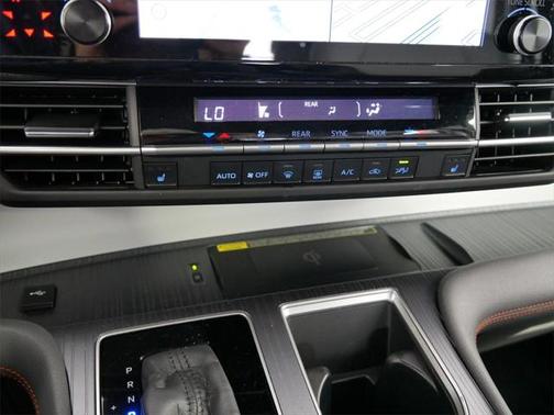 2022 Toyota Sienna XSE 7 Passenger