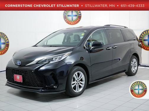 2022 Toyota Sienna XSE 7 Passenger