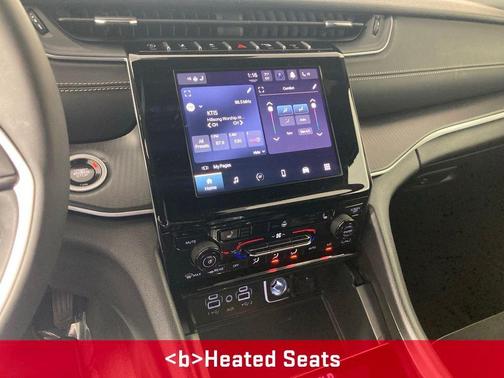 Diamond Black Crystal Pearlcoat 2025 Jeep Grand Cherokee Altitude