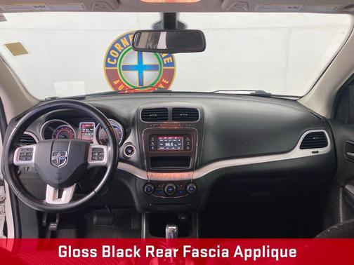 White 2019 Dodge Journey SE
