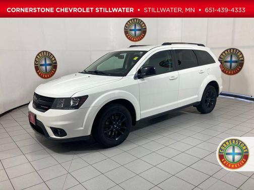 White 2019 Dodge Journey SE