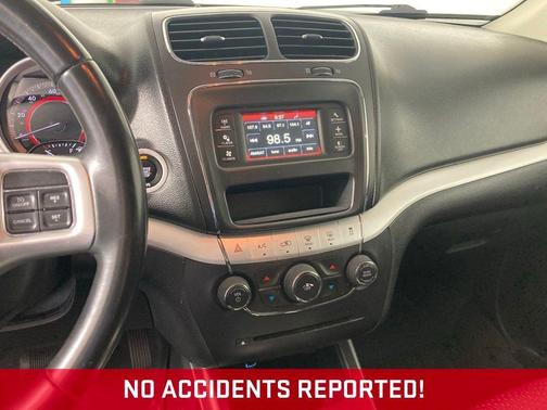 White 2019 Dodge Journey SE