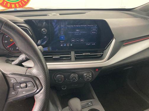Sterling Gray Metallic 2024 Chevrolet Trax FWD 1RS