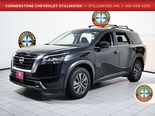 2024 Nissan Pathfinder SV