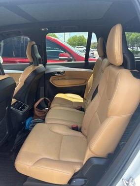 2018 Volvo XC90 T6 Momentum