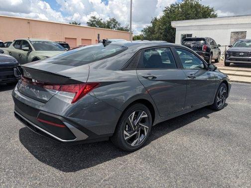2025 Hyundai ELANTRA HEV SEL Sport