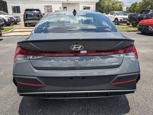 2025 Hyundai ELANTRA HEV SEL Sport