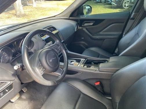 2019 Jaguar F-PACE 25t Premium