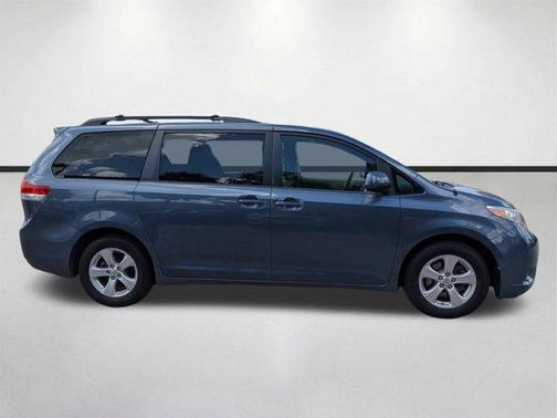 2014 Toyota Sienna LE