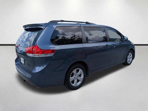 2014 Toyota Sienna LE