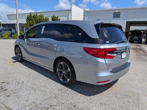 Lunar Silver Metallic 2024 Honda Odyssey Elite