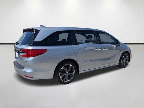 Lunar Silver Metallic 2024 Honda Odyssey Elite