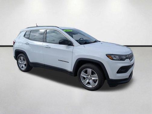 Bright White Clearcoat 2022 Jeep Compass Latitude