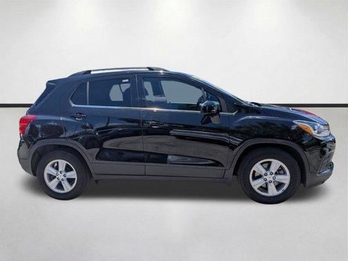 Mosaic Black Metallic 2020 Chevrolet Trax LT