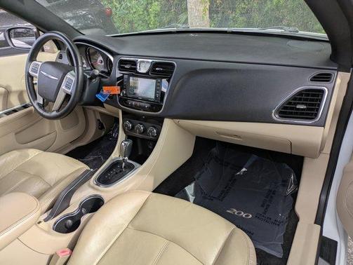 2011 Chrysler 200 Limited