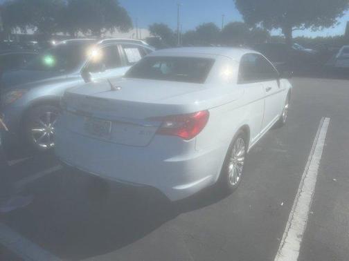 2011 Chrysler 200 Limited