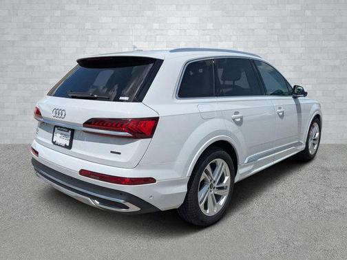 2023 Audi Q7 55 Prestige