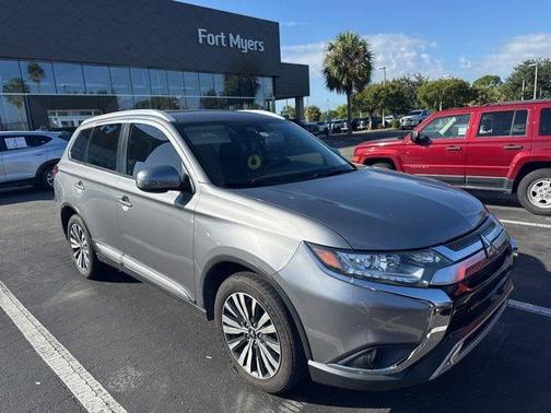 2020 Mitsubishi Outlander SE