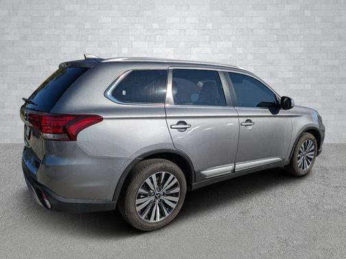 2020 Mitsubishi Outlander SE