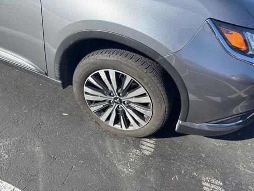 2020 Mitsubishi Outlander SE