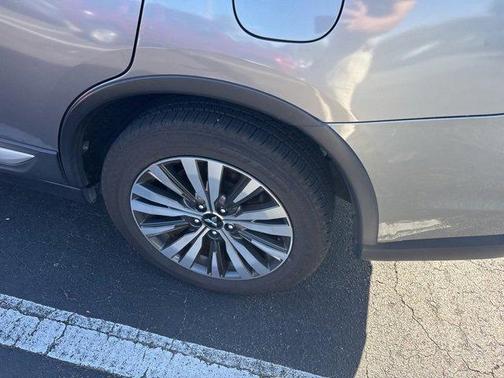 2020 Mitsubishi Outlander SE