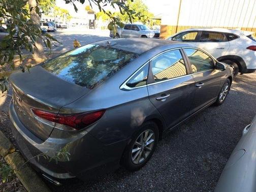 2018 Hyundai SONATA SE