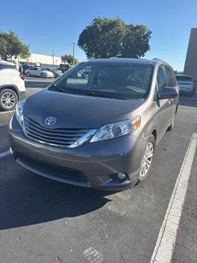 2015 Toyota Sienna XLE