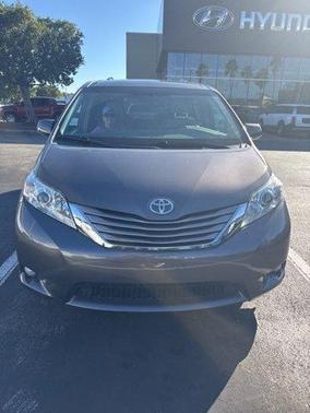 2015 Toyota Sienna XLE