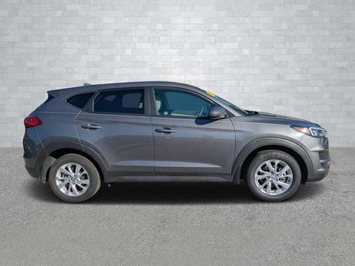 2021 Hyundai TUCSON SE