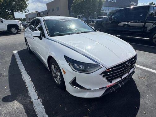 2023 Hyundai SONATA SE