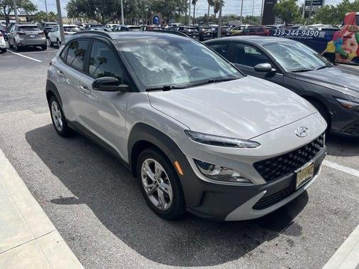 2022 Hyundai KONA SEL